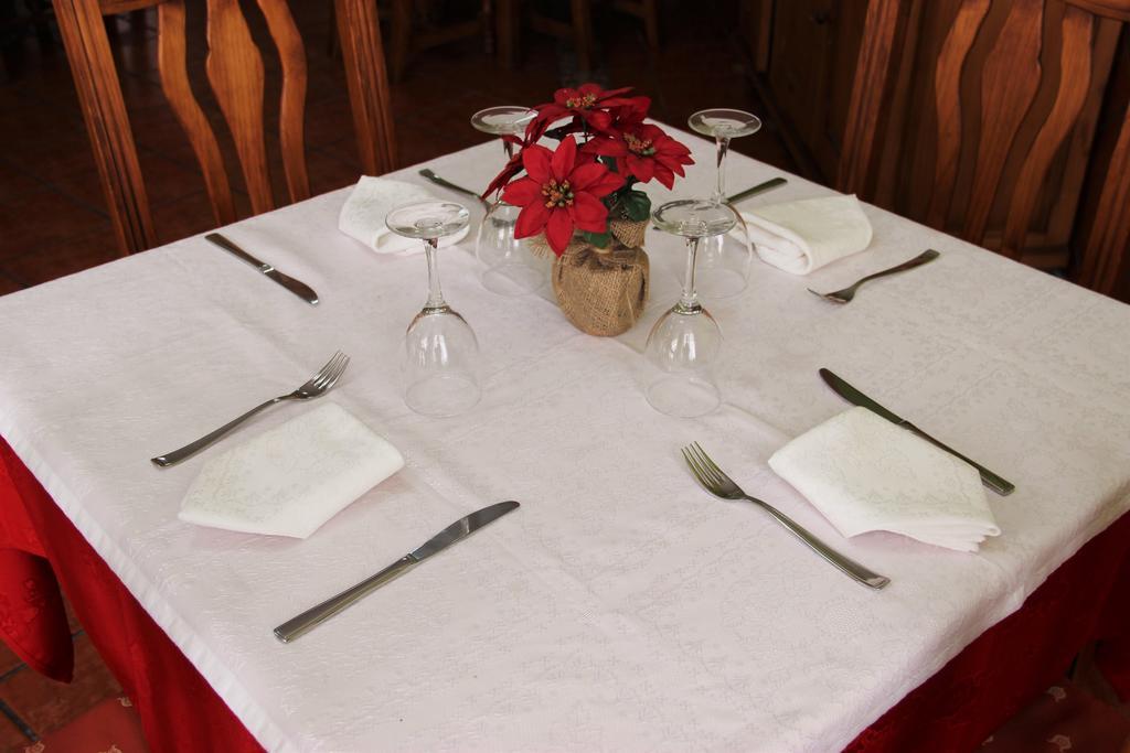 Hostal La Zamora Carcabuey ภายนอก รูปภาพ